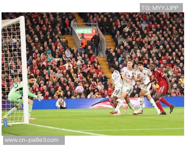 2000年英超经典对决曼联与利物浦的激烈较量与历史意义 2000年英超经典对决曼联与利物浦的激烈较量与历史意义